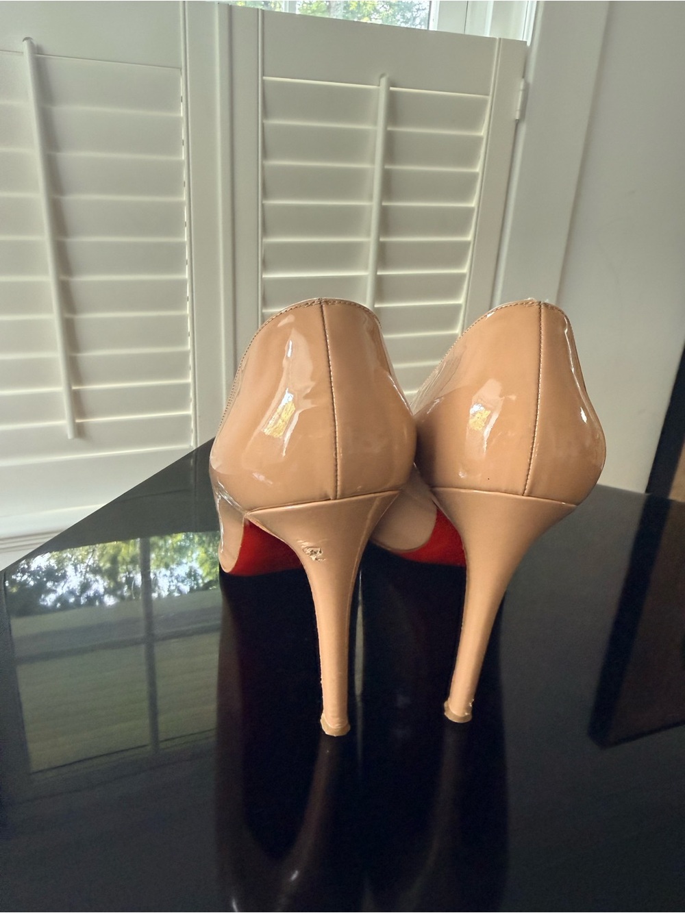 Christian Louboutin patent pigalle in nude calf. - Picture 4 of 6